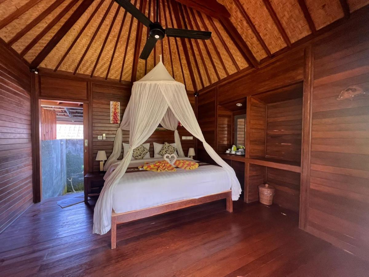 Gatri Hut Hotel Lembongan Kültér fotó