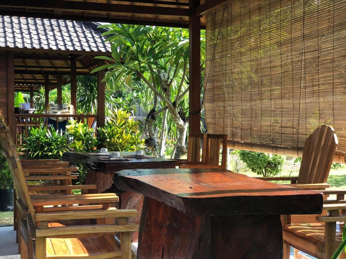 Gatri Hut Hotel Lembongan Kültér fotó