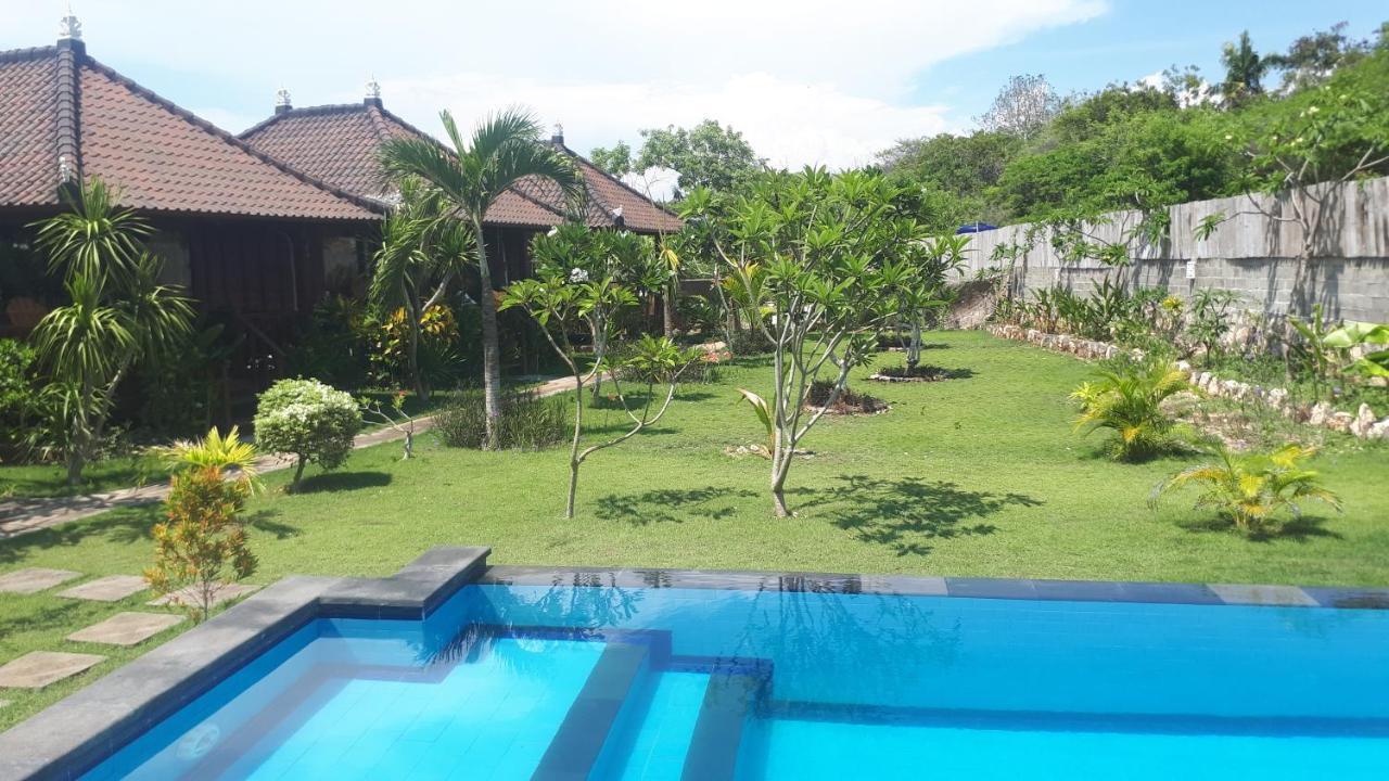 Gatri Hut Hotel Lembongan Kültér fotó