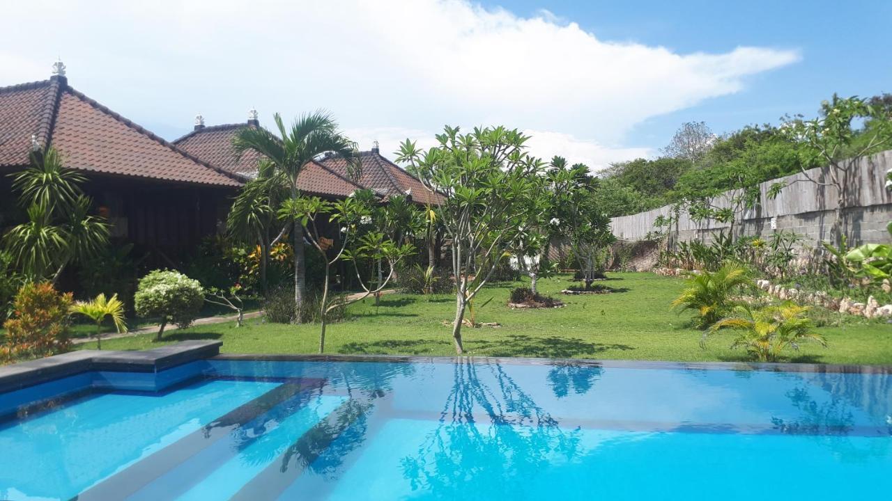 Gatri Hut Hotel Lembongan Kültér fotó
