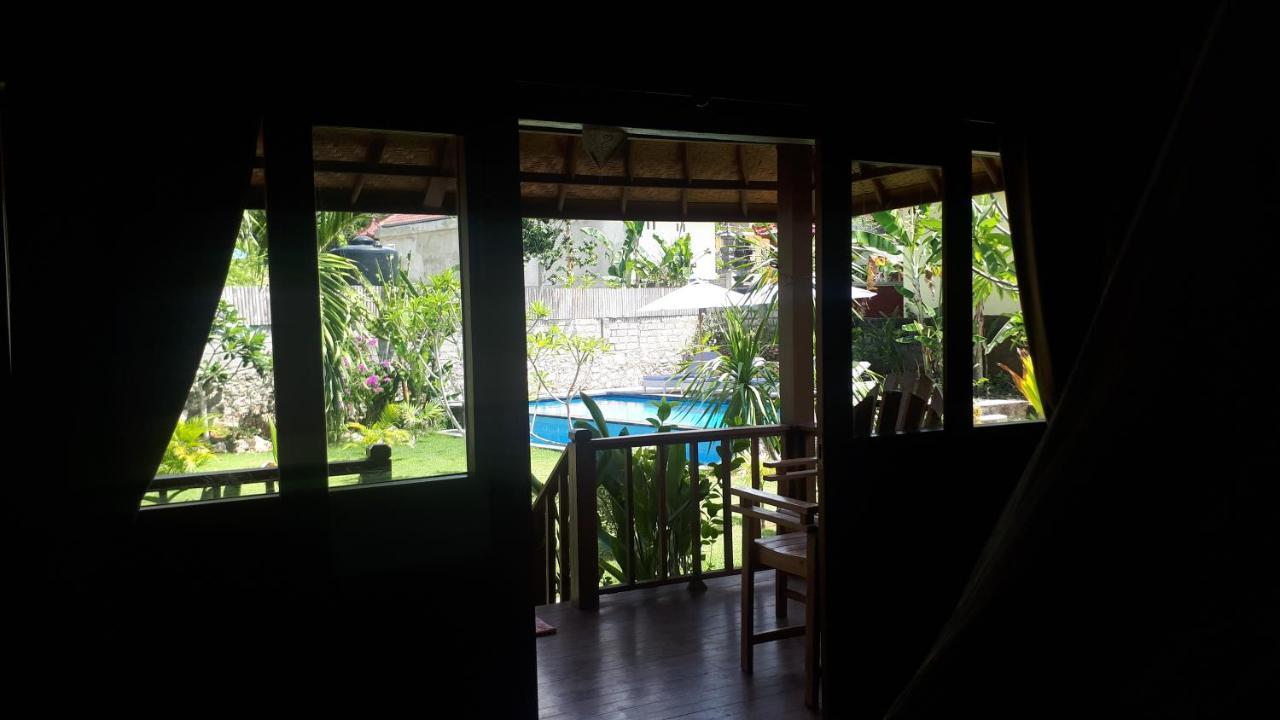 Gatri Hut Hotel Lembongan Kültér fotó